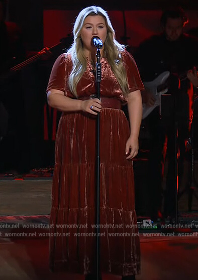 Kelly's orange velvet maxi dress on The Kelly Clarkson Show