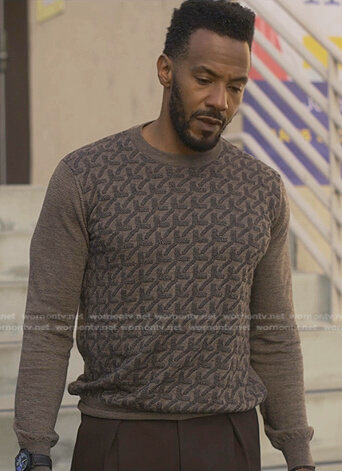 Lewis’s brown arrow pattern sweater on Reasonable Doubt