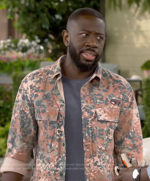 Malcolm's camo shirt jacket on The Neighborhood