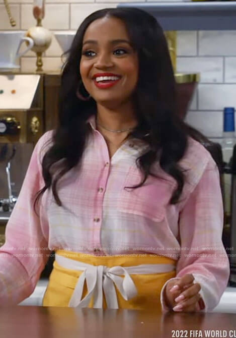 Randi's pink plaid shirt on Call Me Kat