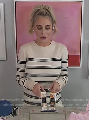 Sadie Murray's white striped sweatshirt on Extra
