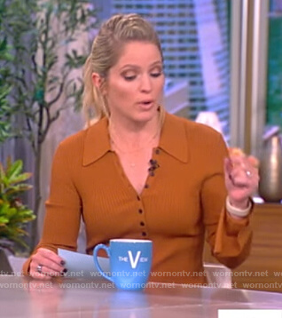 Sara's brown button down ribbed dress on The View