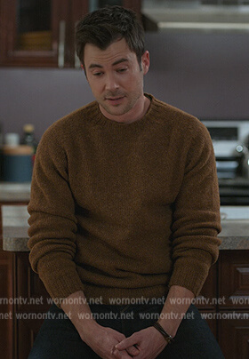 Zeke's brown cashmere sweater on Manifest