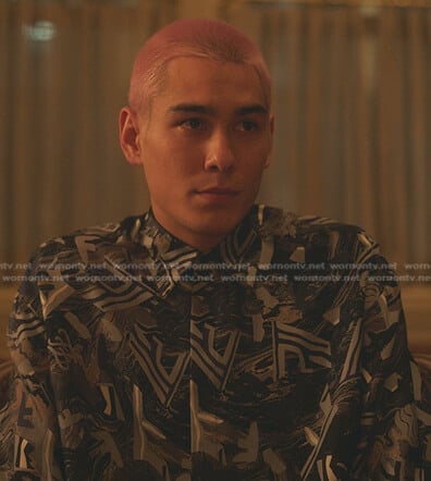 Aki's abstract print shirt on Gossip Girl