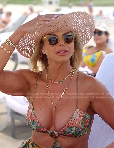 Alexia's yellow sunglasses and sandals on The Real Housewives of Miami