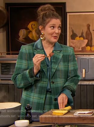 Drew's green plaid blazer on The Drew Barrymore Show