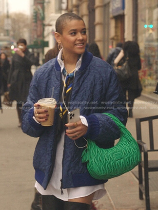 Julien's blue bomber jacket and green bag on Gossip Girl