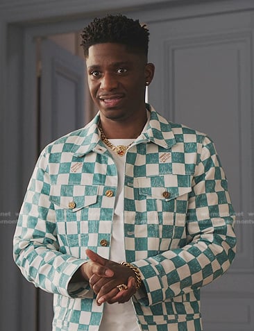 Julien's green checkered jacket on Emily in Paris