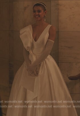 Julien's white bow gown on Gossip Girl