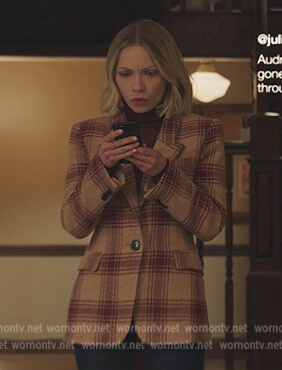 Kate's pink plaid blazer on Gossip Girl