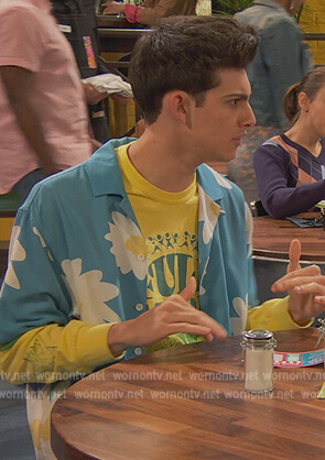 Neil's yellow moon print tee on Ravens Home