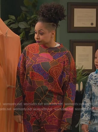 Raven's floral print sweatshirt on Ravens Home