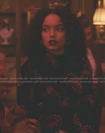Zoya's metallic print top on Gossip Girl
