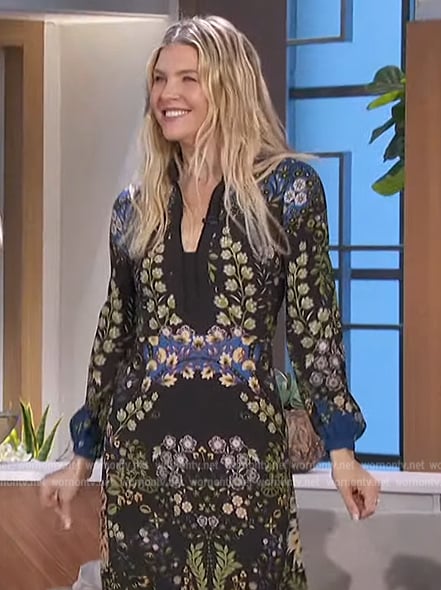 Amanda's black floral print dress on The Talk