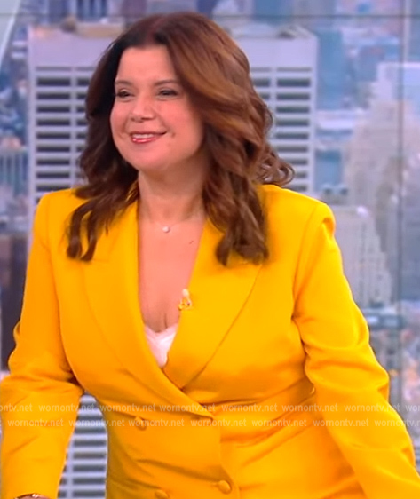 Ana's yellow double breasted blazer on The View