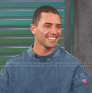 Benjamin Levy Aguilar's blue denim sweatshirt on Access Hollywood