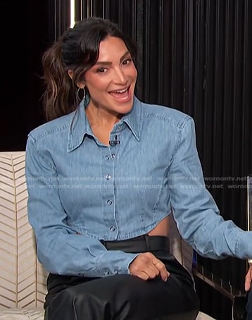 Courtney Mazza Lopez's blue cropped denim shirt on E! News