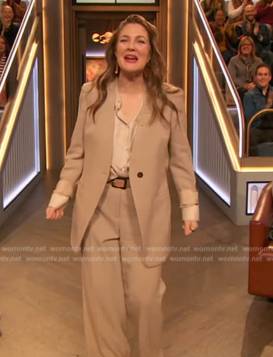Drew's beige blazer and pants on The Drew Barrymore Show