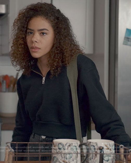 Ginny's black quarter zip sweatshirt on Ginny & Georgia