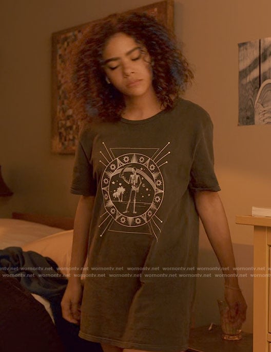 Ginny's skeleton graphic tee on Ginny & Georgia