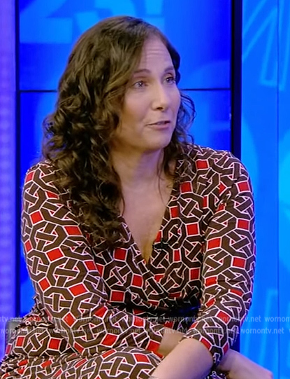Julie Holland's geometric print dress on Live with Kelly and Ryan