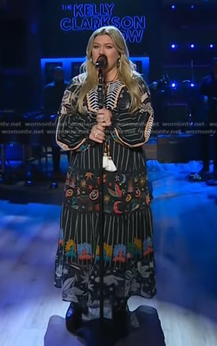 Kelly's black mixed print dress on The Kelly Clarkson Show
