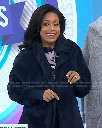 Sheinelle's navy fleece jacket on Today