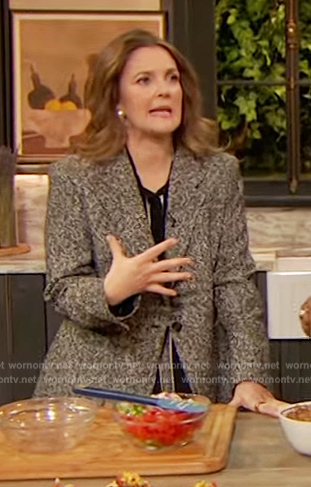 Drew's gray tweed blazer  on The Drew Barrymore Show