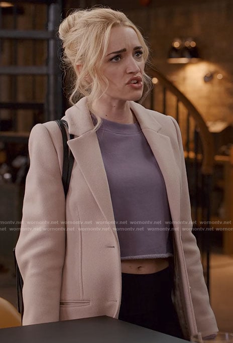 Georgia's cropped purple sweatshirt on Ginny & Georgia
