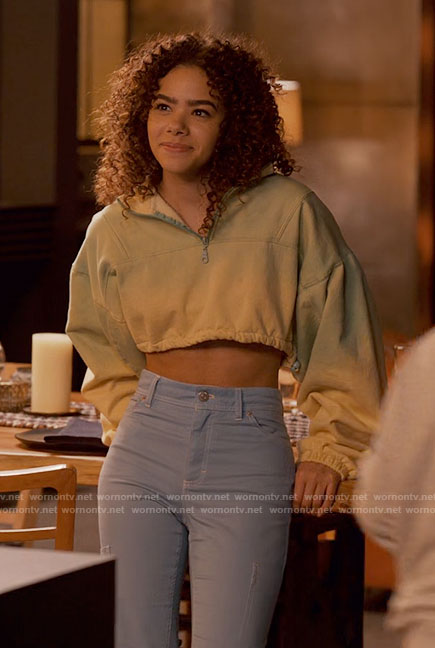 Ginny's green and yellow ombre cropped sweatshirt on Ginny & Georgia