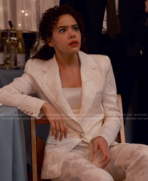 Ginny's white jacquard suit on Ginny & Georgia