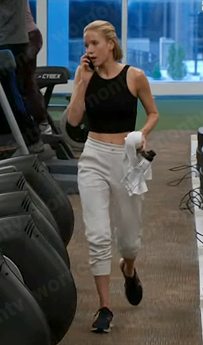 Hannah's black sports bra on Chicago Med