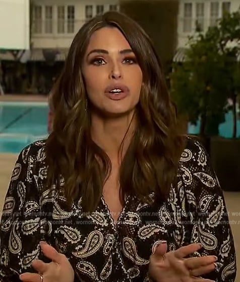 Jennifer's black paisley print dress on Extra
