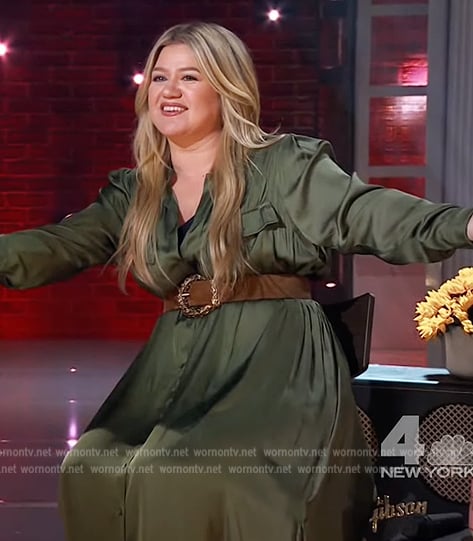 Kelly's green satin shirtdress on The Kelly Clarkson Show