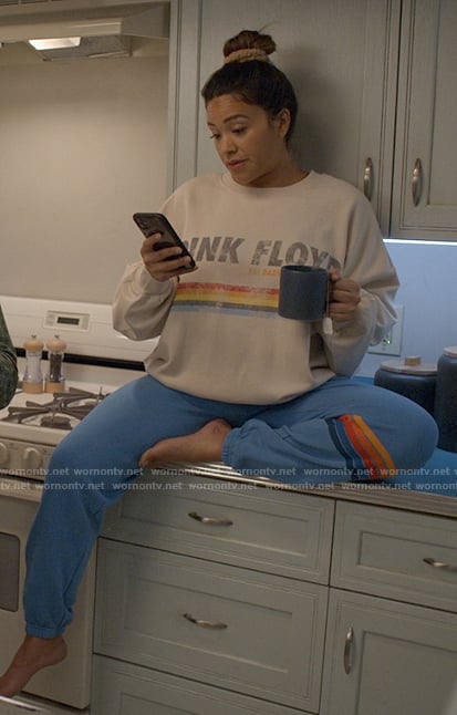 Nell's Pink Floyd sweatshirt and blue sweatpants on Not Dead Yet