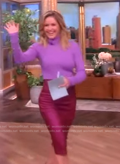 Sara's pink metallic skirt on The View