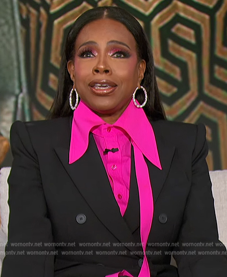 Sheryl Lee Ralph's neon pink blouse on The Talk
