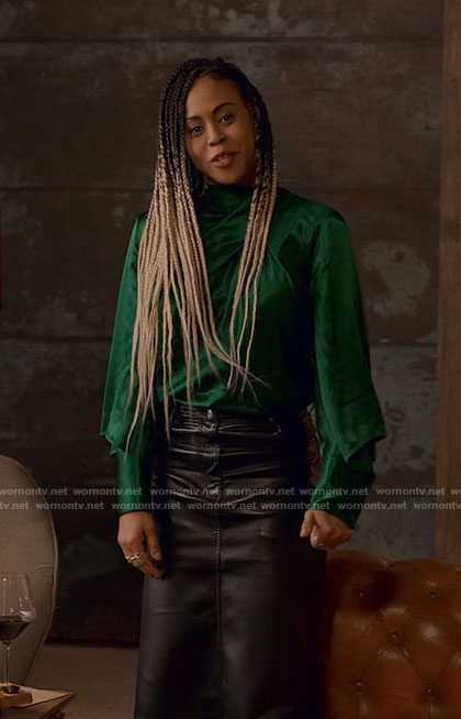 Simone's green satin blouse on Ginny & Georgia