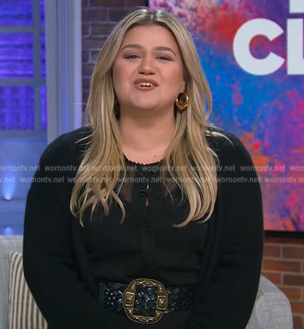 Kelly's black woven belt on The Kelly Clarkson Show