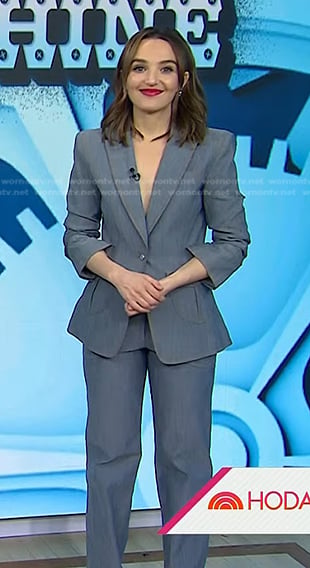 Chloe Fineman's grey denim blazer on Today