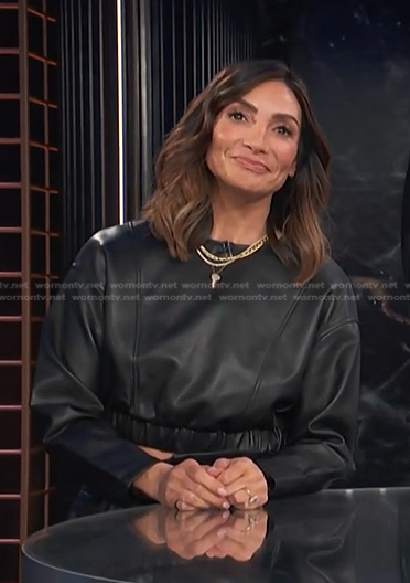 Courtney's black cropped leather top on E! News