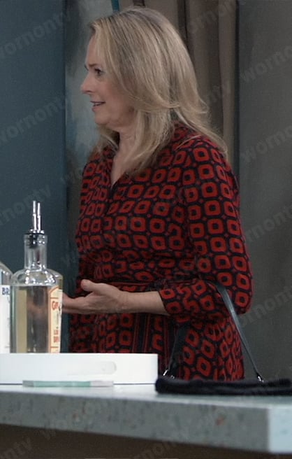 Gladys's geometric shirtdress on General Hospital
