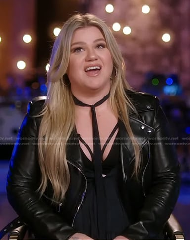 Kelly's black leather moto jacket on The Voice