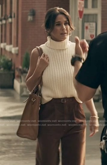 Lana's white sleeveless turtleneck sweater on Superman and Lois