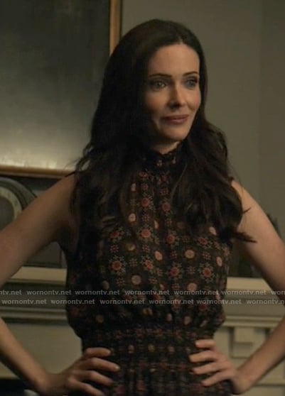 Lois's printed sleeveless midi dress on Superman and Lois