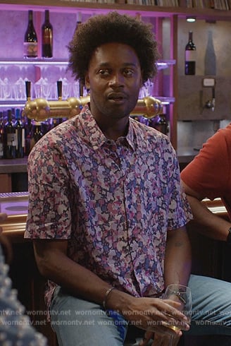 Noah's pink floral print shirt on Grand Crew