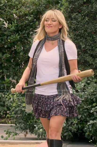 Sophie's white v-neck t-shirt and printed skirt on How I Met Your Father