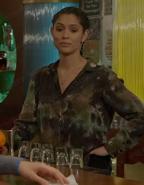 Stella's green tie dye shirt on Chicago Fire