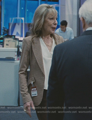 Cyd's houndstooth blazer on Succession