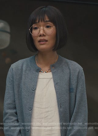 Amy's gray face patch cardigan on Beef